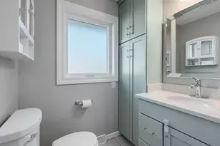 715 Crest St, Wheaton, IL 60189 - Photo 16