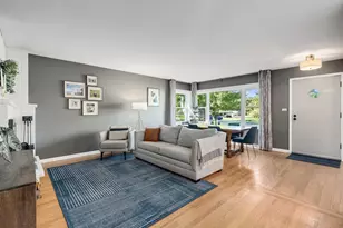 715 Crest St, Wheaton, IL 60189 - Photo 2