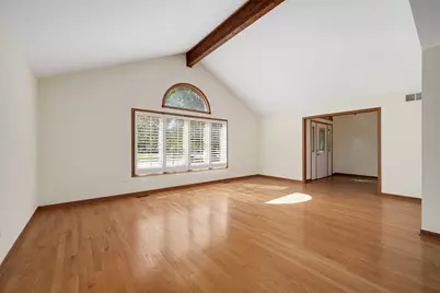 1540 Hillcrest Lane, Woodridge, IL 60517 - Photo 4