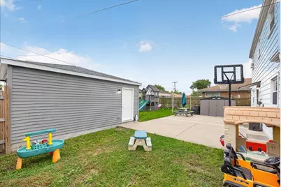 8001 Neenah Avenue, Burbank, IL 60459 - Photo 18