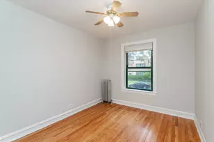 6915 S Paxton Ave, Chicago, IL 60649 - Photo 10