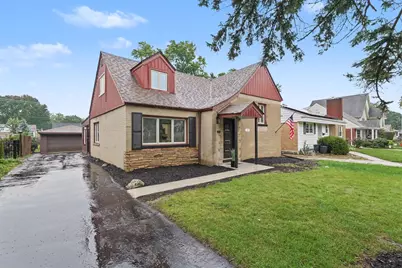 107 S Hi Lusi Avenue, Mount Prospect, IL 60056 - Photo 2