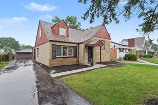 107 S Hi Lusi Ave, Mount Prospect, IL 60056 - Photo 2