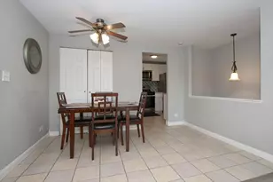 204 Shattuck Ct, Schaumburg, IL 60194 - Photo 12