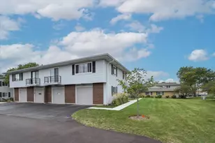 204 Shattuck Ct, Schaumburg, IL 60194 - Photo 1