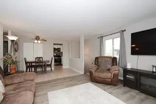 204 Shattuck Ct, Schaumburg, IL 60194 - Photo 10