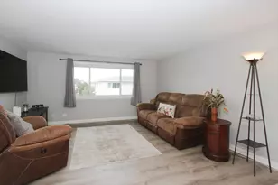 204 Shattuck Ct, Schaumburg, IL 60194 - Photo 8
