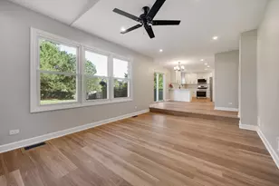 225 Farmhill Dr, Algonquin, IL 60102 - Photo 10