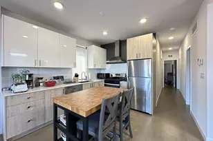 908 N California Ave, Chicago, IL 60622 - Photo 2