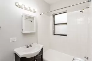 6949 S Paxton Ave, Chicago, IL 60649 - Photo 10