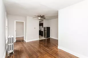 6949 S Paxton Ave, Chicago, IL 60649 - Photo 2