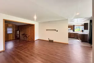 731 N Waddell Ave, Freeport, IL 61032 - Photo 4
