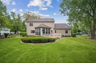 2310 Big Woods Dr, Batavia, IL 60510 - Photo 30