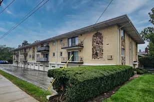 2 N Dee Rd, Park Ridge, IL 60068 - Photo 2