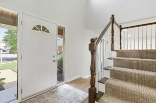 7 Pheasant Ct, Woodridge, IL 60517 - Photo 6