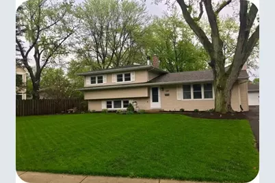 340 Sycamore Drive, Naperville, IL 60540 - Photo 1