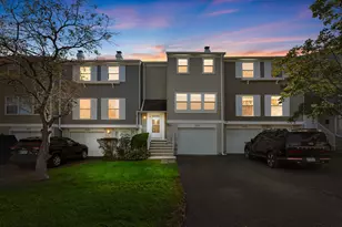 1931 Farnham Ct, Schaumburg, IL 60194 - Photo 2
