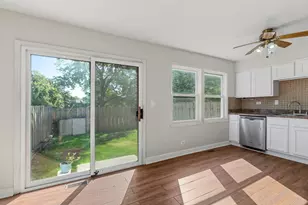 1931 Farnham Ct, Schaumburg, IL 60194 - Photo 12
