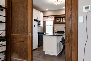 195 S Center Ave, Bradley, IL 60915 - Photo 10