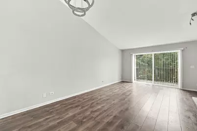 2651 S Cedar Glen Drive, Arlington Heights, IL 60005 - Photo 4