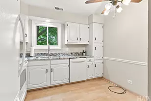 1082 Creekside Ct, Wheeling, IL 60090 - Photo 10