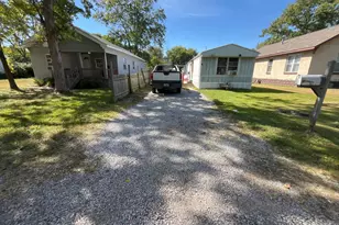 1004 Case St, Centralia, IL 62801 - Photo 6