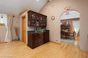 8102 Tennessee Ave, Willowbrook, IL 60527 - Photo 6