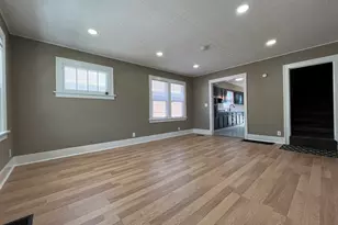 466 Hinman St, Aurora, IL 60505 - Photo 8