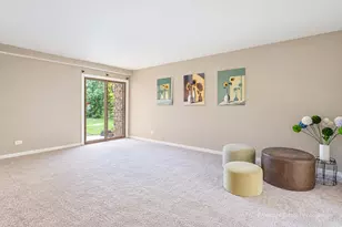 2212 Country Club Dr, Woodridge, IL 60517 - Photo 12