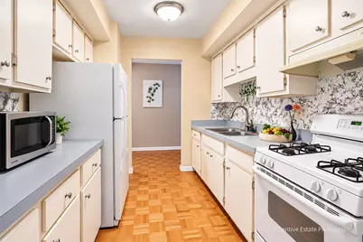2212 Country Club Drive #4, Woodridge, IL 60517 - Photo 22