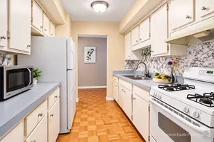 2212 Country Club Dr, Woodridge, IL 60517 - Photo 22