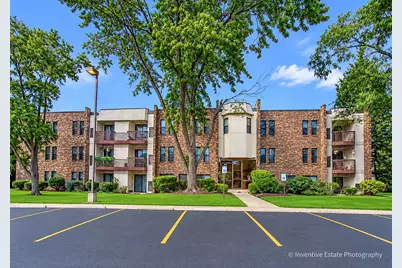 2212 Country Club Drive #4, Woodridge, IL 60517 - Photo 2