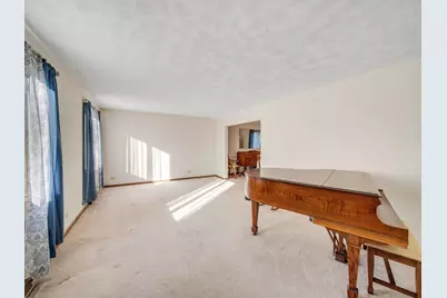 1011 Iroquois Drive, Elgin, IL 60123 - Photo 6