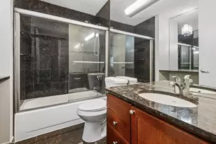 30 E Huron St, Chicago, IL 60611 - Photo 12