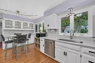 220 E Hillside Rd, Naperville, IL 60540 - Photo 16