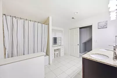 389 N Commonwealth Avenue, Elgin, IL 60123 - Photo 24