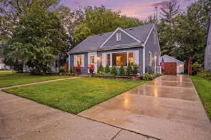 389 N Commonwealth Ave, Elgin, IL 60123 - Photo 4