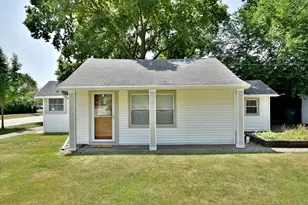 149 E Strong St, Wheeling, IL 60090 - Photo 1