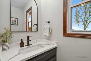 1502 Sunset Dr, Holiday Hills, IL 60051 - Photo 14