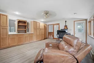 912 Parmon Rd, Bloomington, IL 61701 - Photo 20
