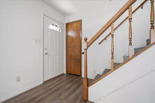 912 Parmon Rd, Bloomington, IL 61701 - Photo 6