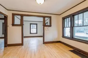 1102 S Cora St, Des Plaines, IL 60016 - Photo 2