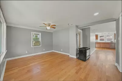 37 S Hickory Avenue, Fox Lake, IL 60020 - Photo 6