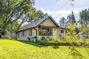 37 S Hickory Ave, Fox Lake, IL 60020 - Photo 1