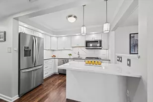 110 W Butterfield Rd, Elmhurst, IL 60126 - Photo 2