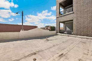 2034 W 18th St, Chicago, IL 60608 - Photo 36