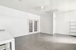 2034 W 18th St, Chicago, IL 60608 - Photo 6