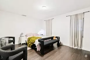 2034 W 18th St, Chicago, IL 60608 - Photo 14