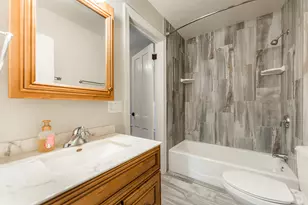 113 Elm St, Elgin, IL 60123 - Photo 18
