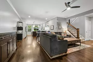 1009 N Auburn Ridge Dr, Palatine, IL 60067 - Photo 2
